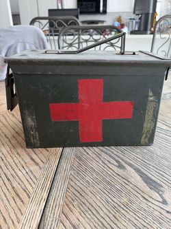 Military ammo/med kit container