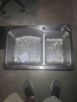 Kitchen sink dual tub
