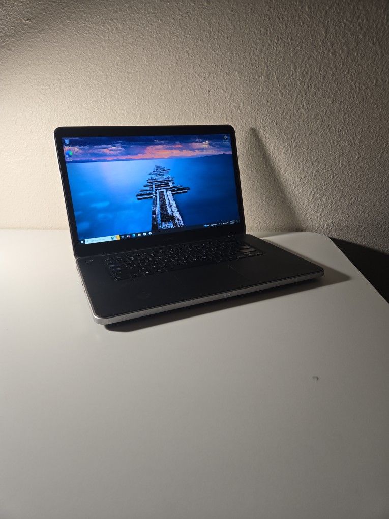 Laptop Dell XPS 17", i5