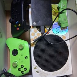 Xbox Series S 2 Controllers 2 Battery Packs And 1tb Storage Box  