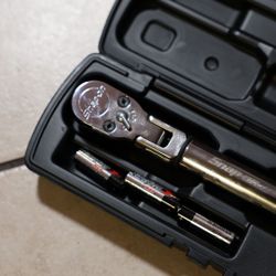 1/2" Drive TechAngle® Electronic Torque Wrench (15-300 ft-lb) (Red)