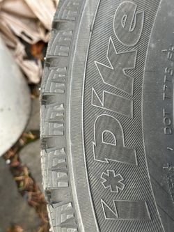 215/65/16 Hankook I Pike Studded Winter Snow Tires 