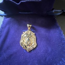 Large solid 18k Gold Lion Pendant Diamond eyes