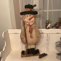 Primitive Wooden Snowman 