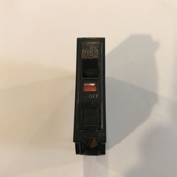 Square D Single Pole 15amp Circuit Breaker