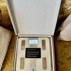 Health o meter Bluetooth Split Mat LCD White Glass, Digital Scale,,Auto-Off Display, 400 lbs Capacity