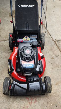 Troybilt/Honda Self Propelled front wheel drive lawn mower