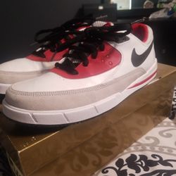 New Nike SB Zoom Veloce size 12