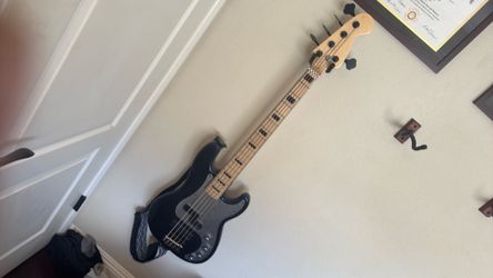 Squier Affinity PJ 5-string electric bass with replaced neck & strap