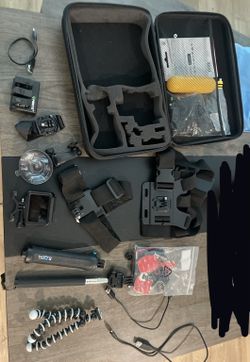 GoPro HERO5 bundle + Memory Card + Accessories
