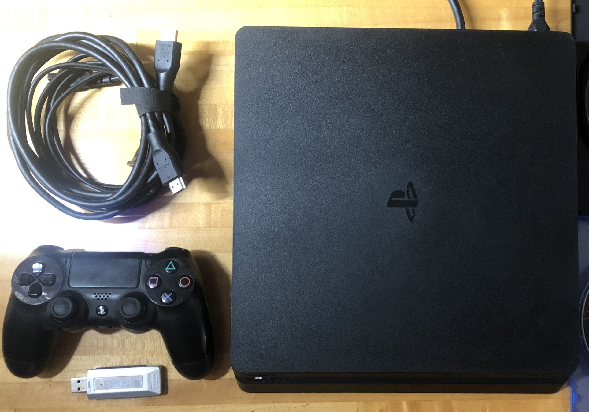 SONY PS4 Playstation 4 HEN 1 Terabyte & 17 Games
