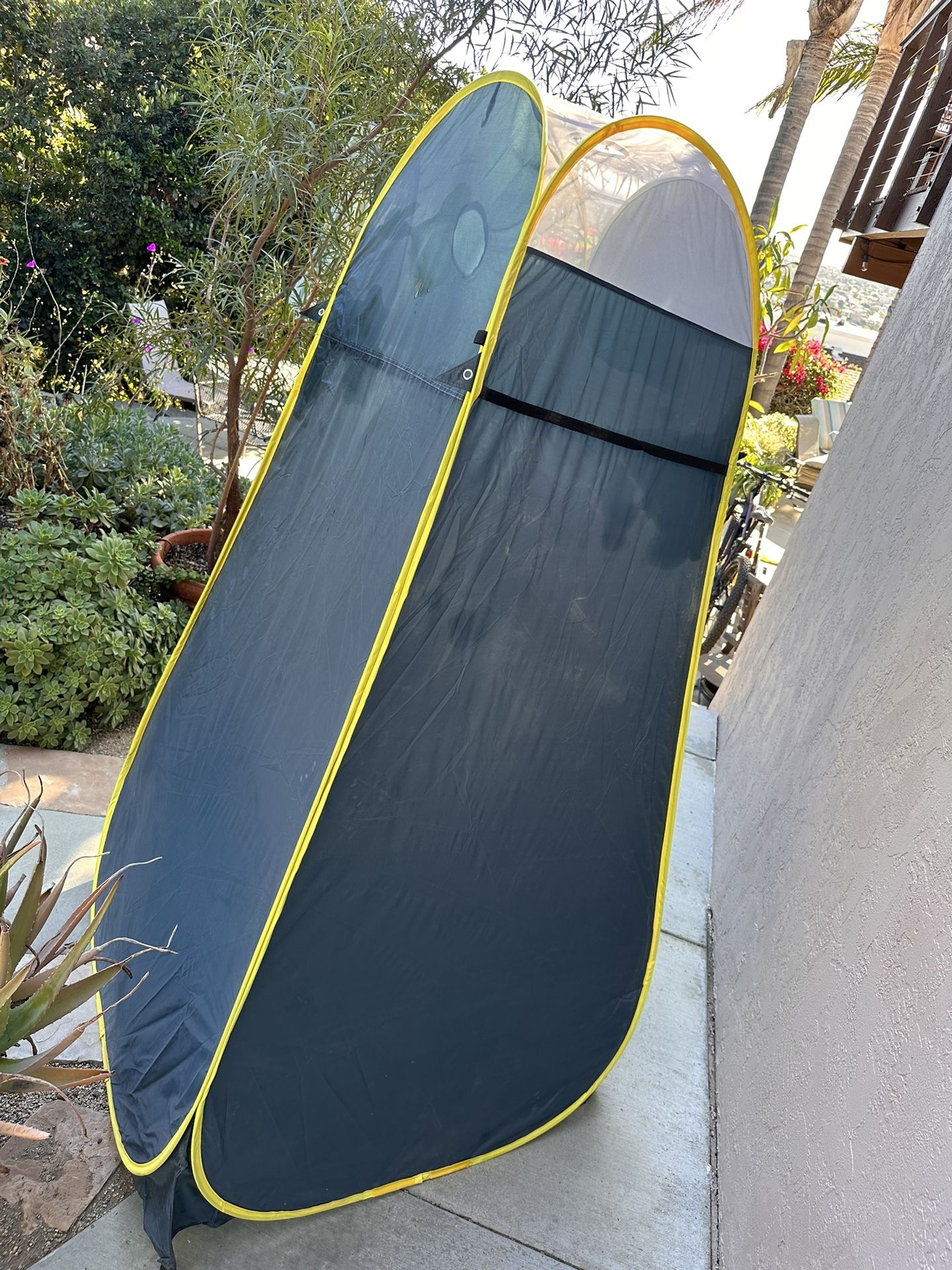 Green Elephant Pop Up Utilitent for Sale in San Diego, CA OfferUp