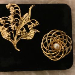 Vintage Goldtone Brooches 
