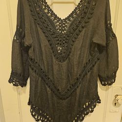 Active USA Black Crochet Trim V-Neck Tunic Top M/L