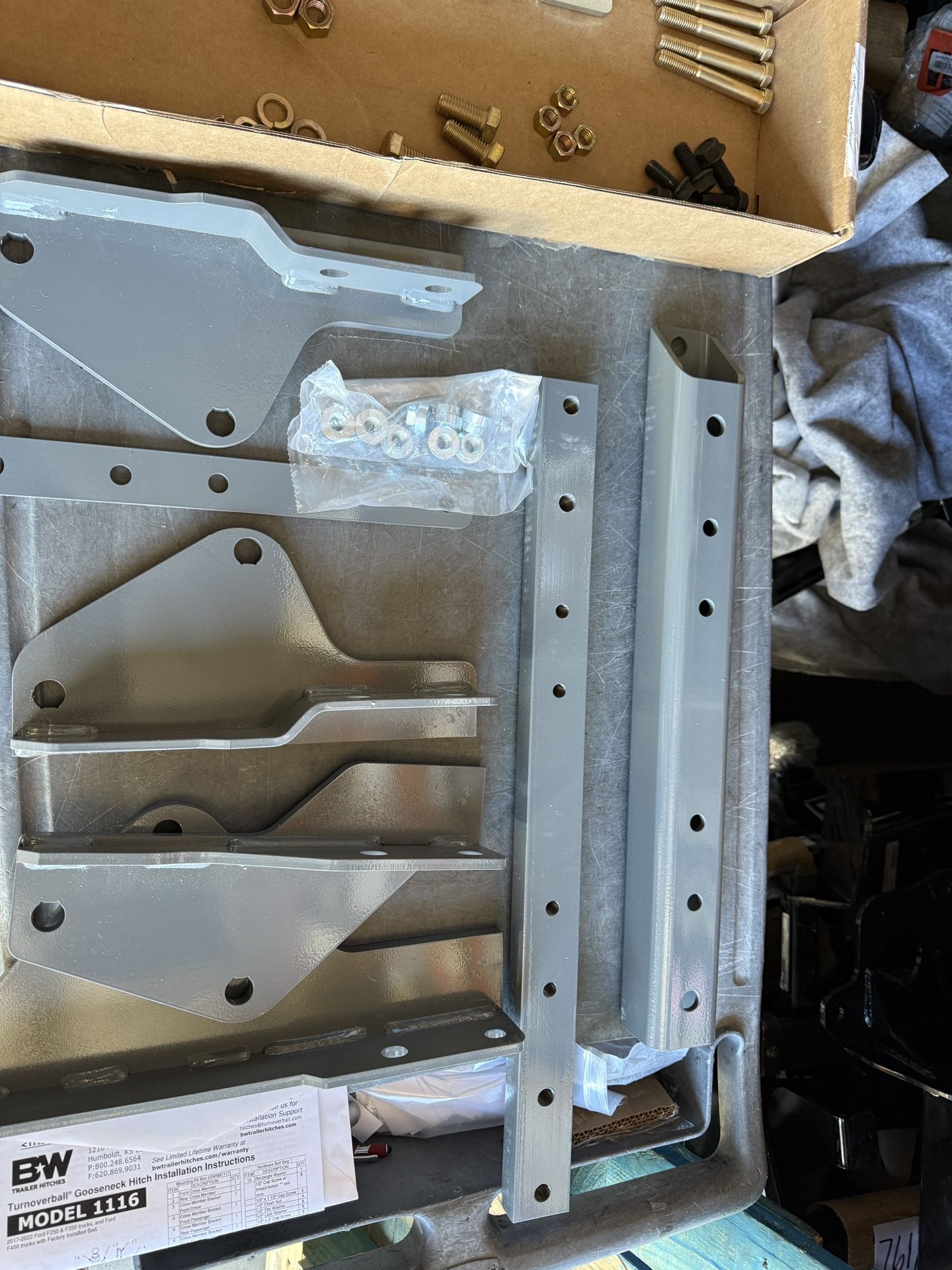 BW Mounting Kit Gooseneck Trailer Hitch GNRM1117 for 17 to 21 F-250 F-350 