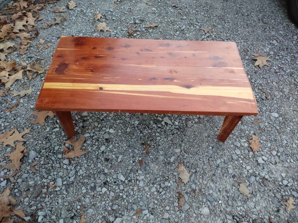 Cedar Small Coffee Table 