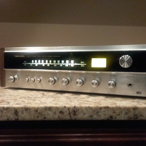 Realistic STA-47 Vintage Solid State Am/Fm Stereo Receiver