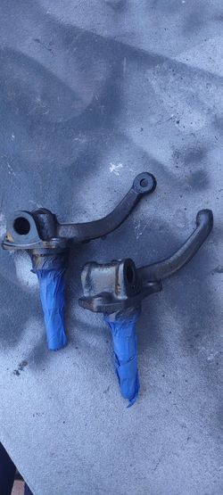 VW Bug, Ghia King Pin Spindles L.&R.