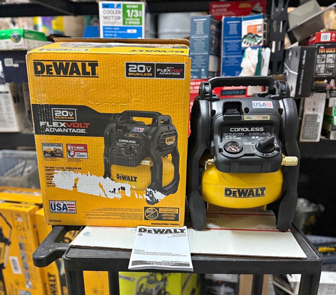 DEWALT 2.5 Gal. 140 psi Portable 20V Cordless Air Compressor