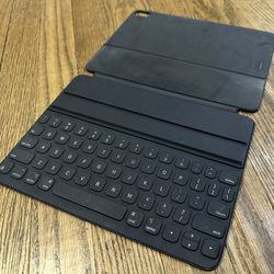 iPad Smart Keyboard Case