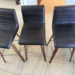 3 Bar stools 