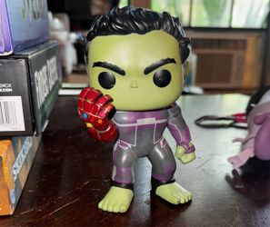 6 inch Funko Pop Hulk with Infinity Gauntlet