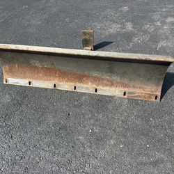 Ariens Snow Push Blade 40” Wide. Must Pickup