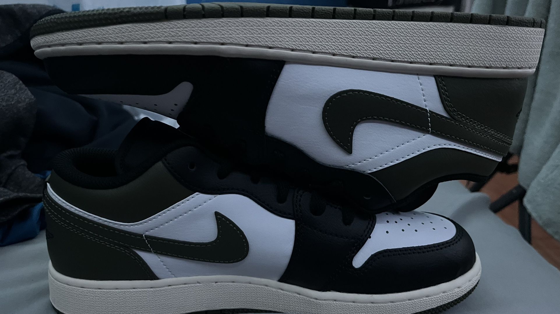 Air Jordan 1’s Low GS “Black Toe Medium Olive”