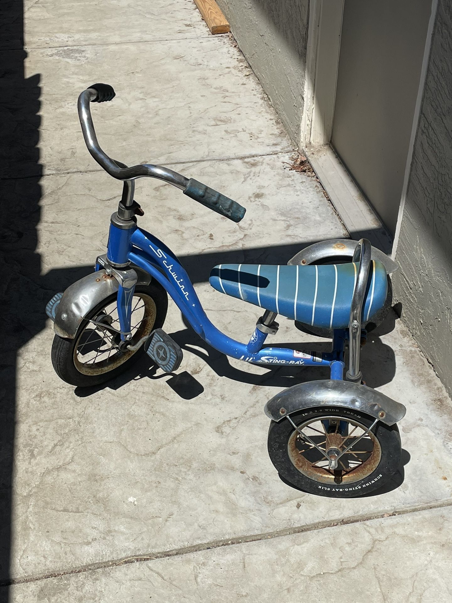 Sam's Club Schwinn Lil Stingray Tricycle Vintage Schwinn Lil