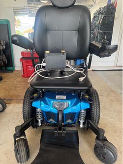 Quantum Edge 2.0 Power Wheelchair