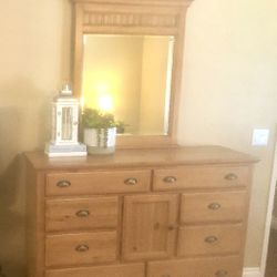 Dresser/Mirror 