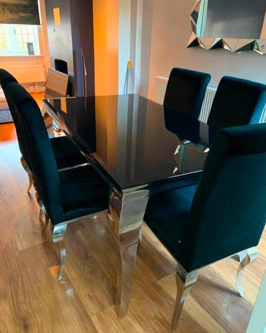 Dinning table and chairs