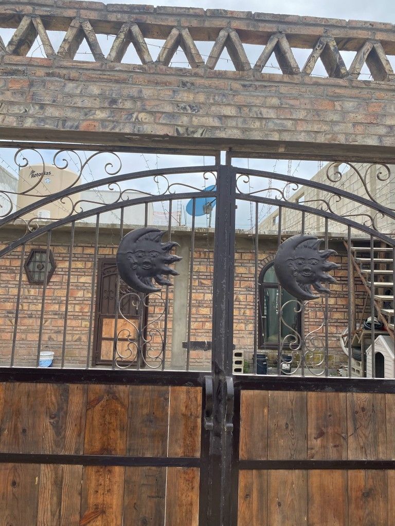 Great House In Rosarito TJ For Sale