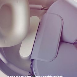 Purple Airpod Maxes