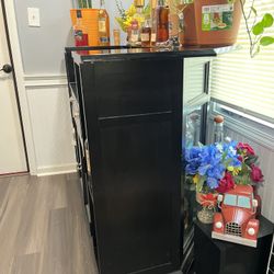 Cantina/ Bar Cabinet 
