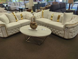 BEAUTIFUL LEATHER COUCH AND LOVESEAT SET NEW