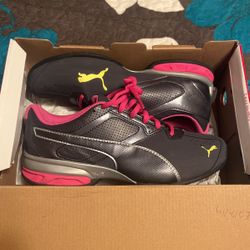 Puma Size 7 Woman's 