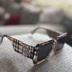 BURBERRY GLASSES