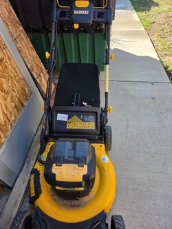 DeWalt 20V Cordless Push Lawn Mower