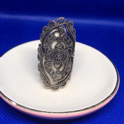 Vintage Long Lace Design Ring Size 8