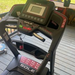 Used Treadmill Sole F63