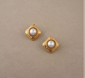 Vintage pearl earrings