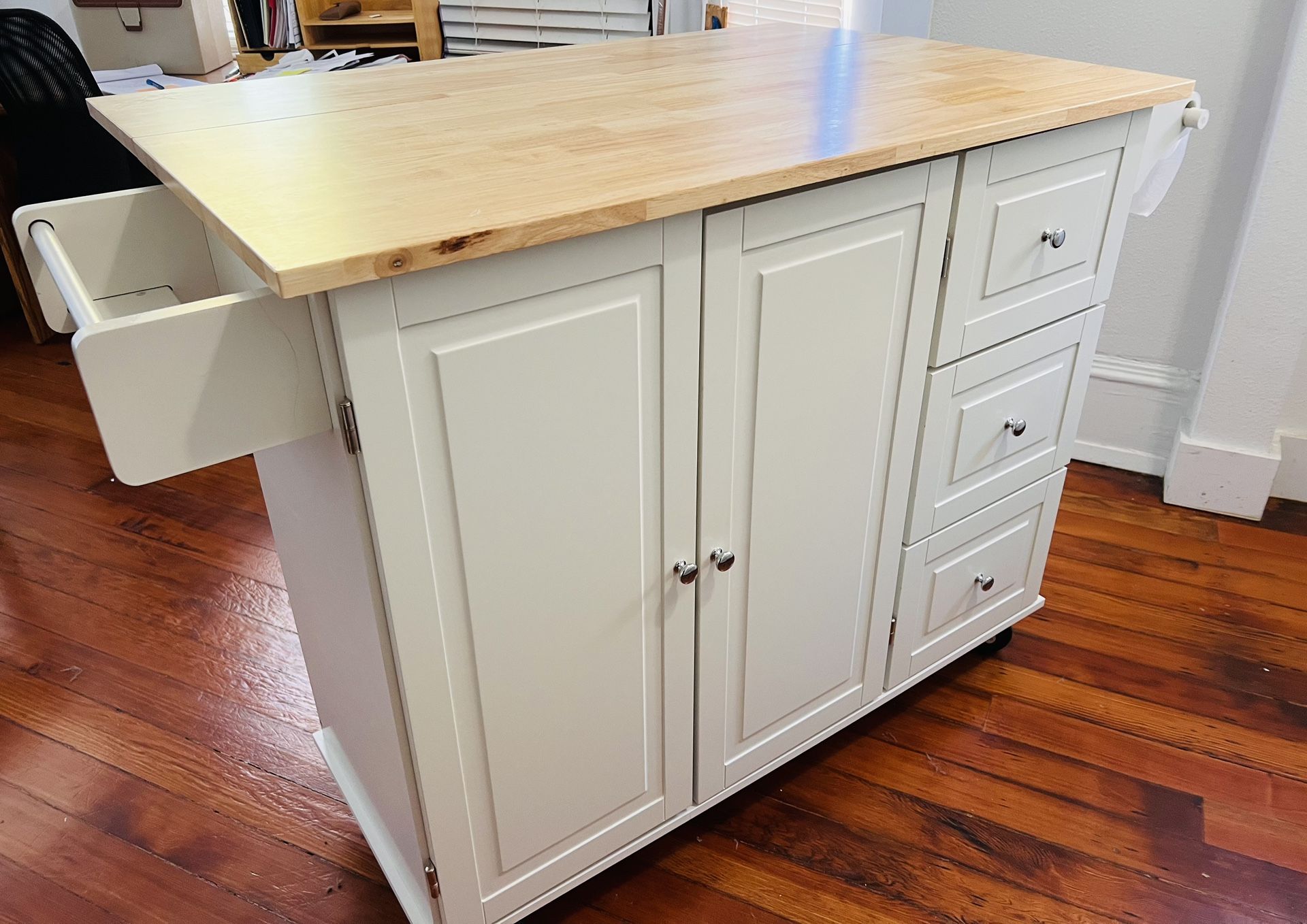 **NEW** Kitchen Island with locking wheels