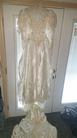 Wedding gown