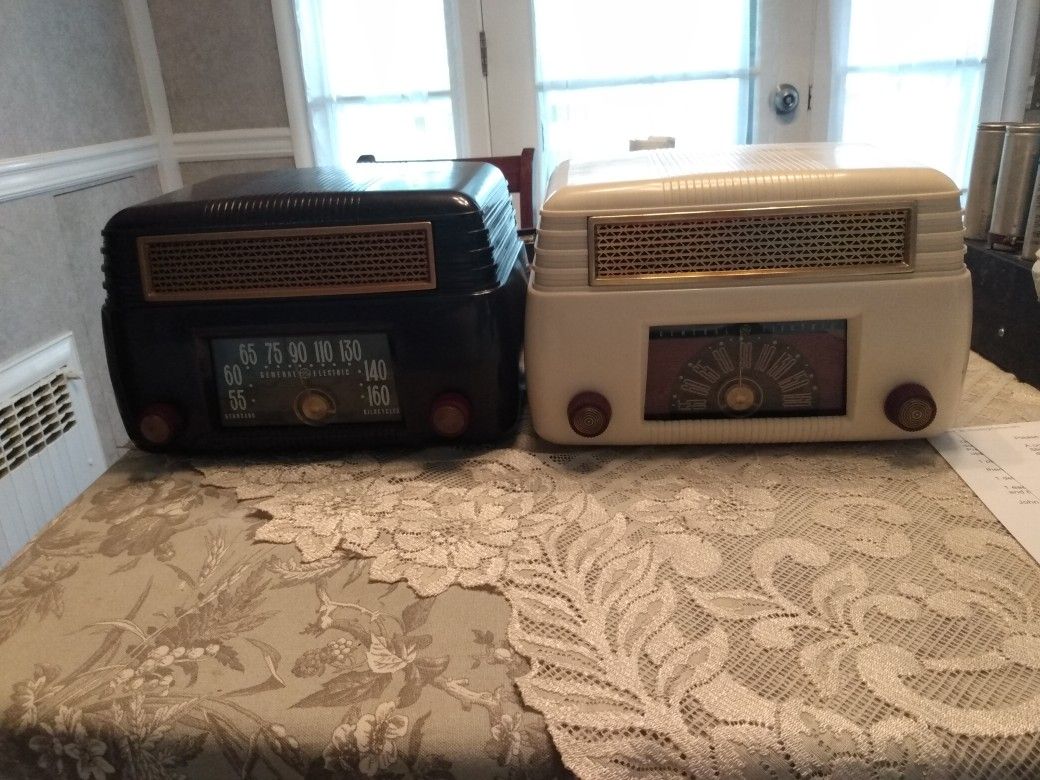 2 1946 Restored GE 6 Tube AM Radios