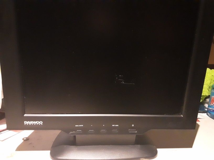 DAEWOO computer monitor