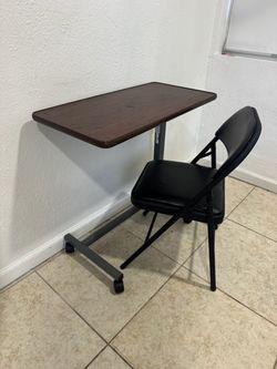 Small table with chair,   Mesita con silla