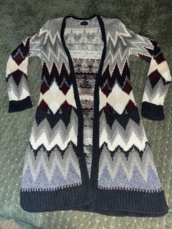 Super Cute Women’s American Eagle Sz Medium Long Cardigan Sweater 