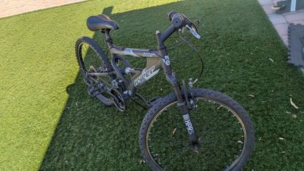 Hyper mountain bike