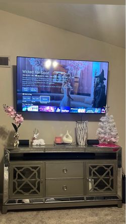 Entertainment center